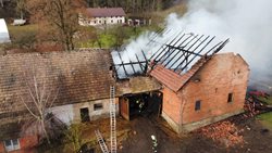 Nedbalostní jednání je příčinou vzniku požáru stodoly v Žamberku