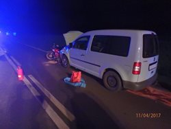 U Vodního Újezdu nepřežila nehodu spolujezdkyně motorkáře
