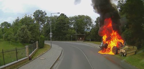 Požár traktoru v Rožnově