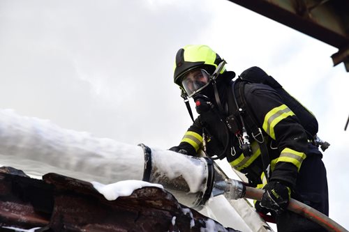 Evropský zákaz PFOA od prosince mění hašení požárů v Česku