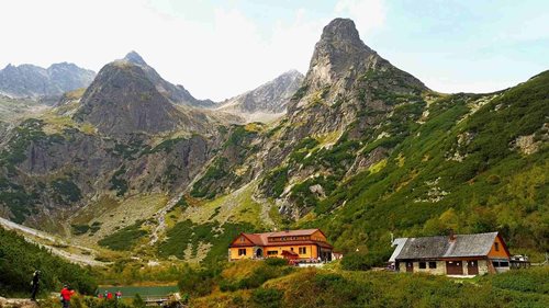 Česká turistka zůstala vyčerpaná na Chatě pod Chlebom. Pomáhali jí horští záchranáři