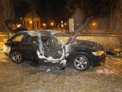 Škoda po požáru auta v Písku se vyšplhala na půl miliónu