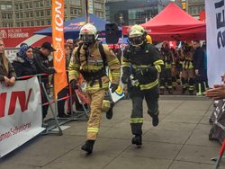 Neuvěřitelný sportovní výkon hasičů na závodech v Berlíně