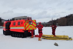 Výcvik hasičů se seabobem a čtyřpásovým speciálem na Slezské Hartě