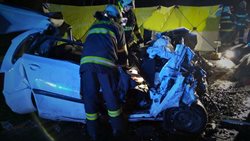Příčinou tragédie na dálnici nedaleko Kladna byla Jízda v protisměru