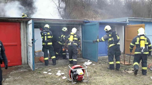 V Kuřimi hořela zahradní chatka