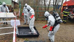 Hasiči likvidovali v Byňově ohnisko ptačí chřipky