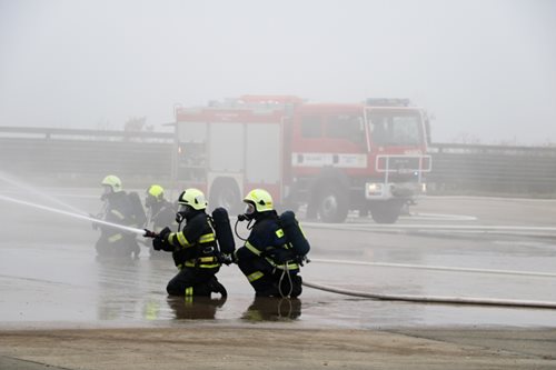 V areálu ČEPRO, a. s. v Cerekvici nad Bystřicí hořelo, naštěstí jen cvičně