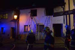 U požáru rodinného domu v Příbrami zasahovaly tři jednotky hasičů