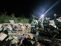 Výbuch zničil rodinný dům