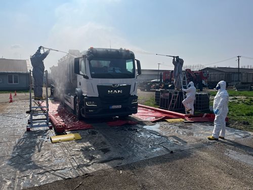 Hasiči a další složky nasazeny v extrémních podmínkách
