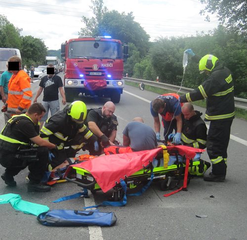 Nehoda dnes dopoledne uzavřela hlavní silniční tah ze Vsetína na Valašské Meziříčí