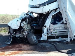 Dopravní nehoda dvou dodávek a osobního auta na D8 u Vrbičan