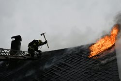 Požár roubenky v Brtníkách