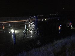 Při požáru autobusu bylo evakuováno 49 osob. 