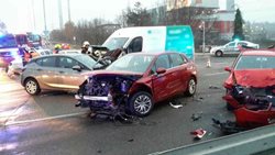 Brněnští hasiči ráno zasahovali  u nehody sedmi vozidel