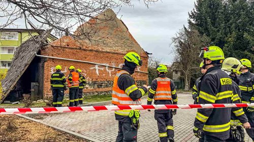 Zřícení konstrukce ohrozilo okolí