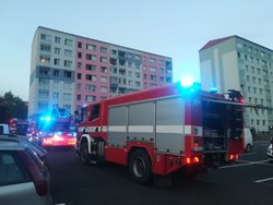 Z hořícího bytu hasiči zachránili dítě