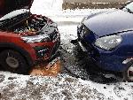 Střet dvou osobních vozidel v Ledči nad Sázavou