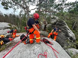 Výcvik kolínské lezecké skupiny ve skalách CHKO Broumovsko