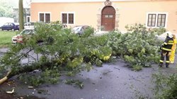 Varování meterologů se od včerejších odpoledních hodin do dnešního rána v Pardubickém kraji vyplnilo