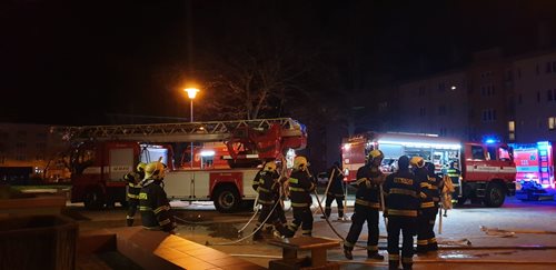 V Ostrově hořela střecha základní školy
