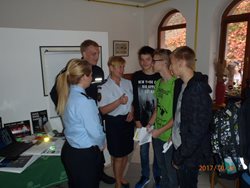 Rokycanští hasiči na Akademii řemesel lákali žáky ZŠ do služby