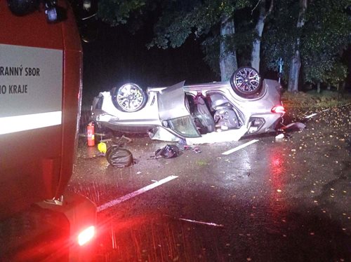 Noční bouře zaměstnaly hasiče, tragická nehoda si vyžádala jeden život
