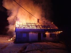 Noční požár rodinného domku ve Staříči na Frýdecko-Místecku.