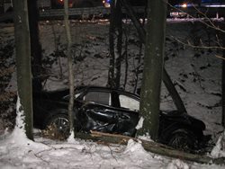 Osobní automobil sjel na Vsetínsku mimo komunikaci. 
