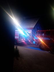 Požár v domě a vzniklé zplodiny způsobily statisícovou škodu