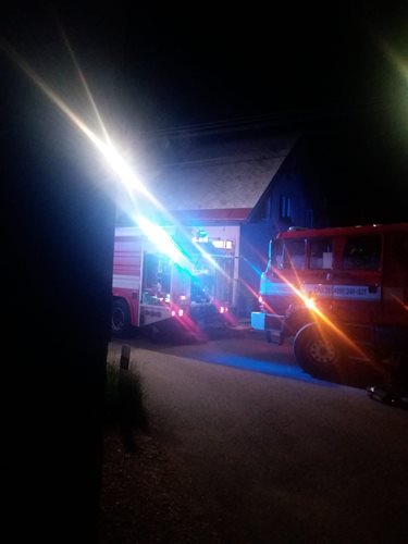 Požár v domě a vzniklé zplodiny způsobily statisícovou škodu