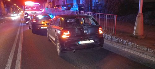 Srážka čtyř aut způsobila chaos v provozu. Jedna osoba byla zraněna