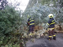 Už pět desítek výjezdů hasičů kvůli špatnému počasí v Moravskoslezském kraji