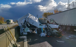 Zničený transportér na A1