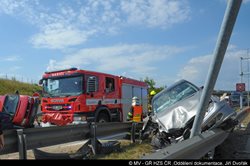 Nehoda tří vozidel uzavřela Pražský okruh u Modletic