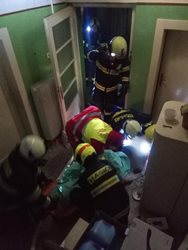 Požár domu v Kostelci nad Orlicí se zraněním osob
