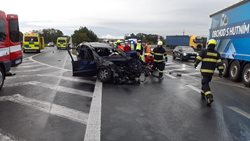 Tragická nehoda na silnici I/7 u obce Toužetín