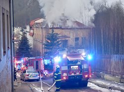 V Karlových Varech hořela bývalá sokolovna