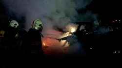 Hasiči zasahovali u požáru vozidla