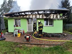 Požár zcela zničil nový rodinný dům