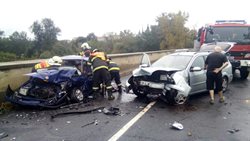 Dopravní nehoda dvou osobních aut v Lounech