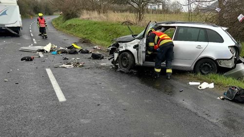 Srážka s karavanem zastavila provoz