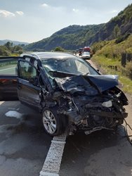 Dopravní nehoda dvou osobních aut u Povrlů