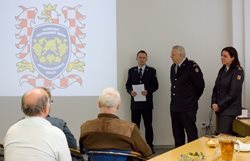 Zachránili seniora a dítě, za tento čin  převzali medaile