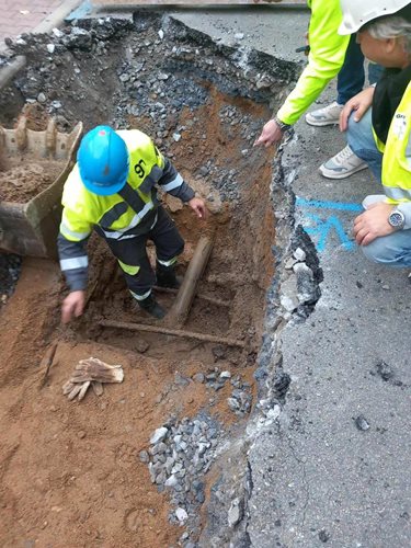 Únik plynu vyhnal obyvatele z domovů: Hasiči evakuovali více než padesát lidí