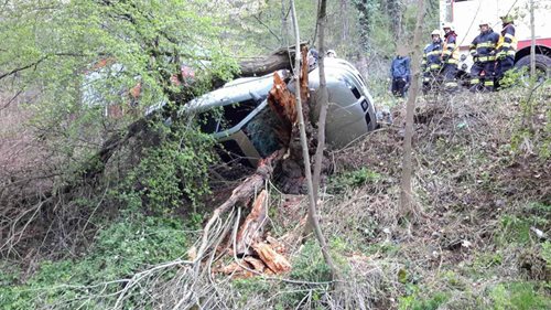 V neděli hasiči odstraňovali následky hned několika nehod 