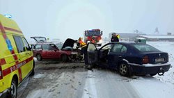 Sněžení a ranní dopravní nehody v Olomouckém kraji