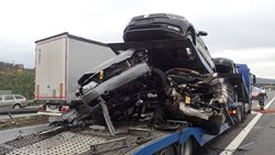 Nehoda dvou kamionů výrazně omezila provoz na plzeňské dálnici