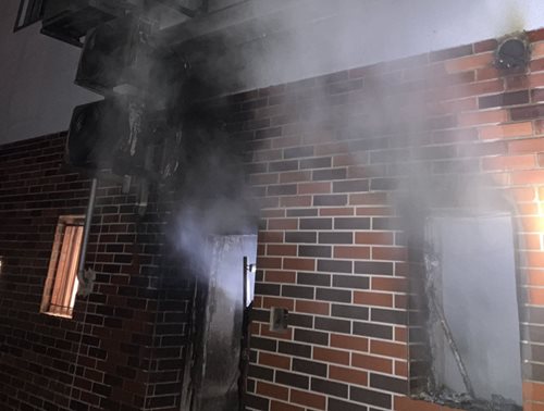 Noční požár nehtového studia způsobil milionové škody